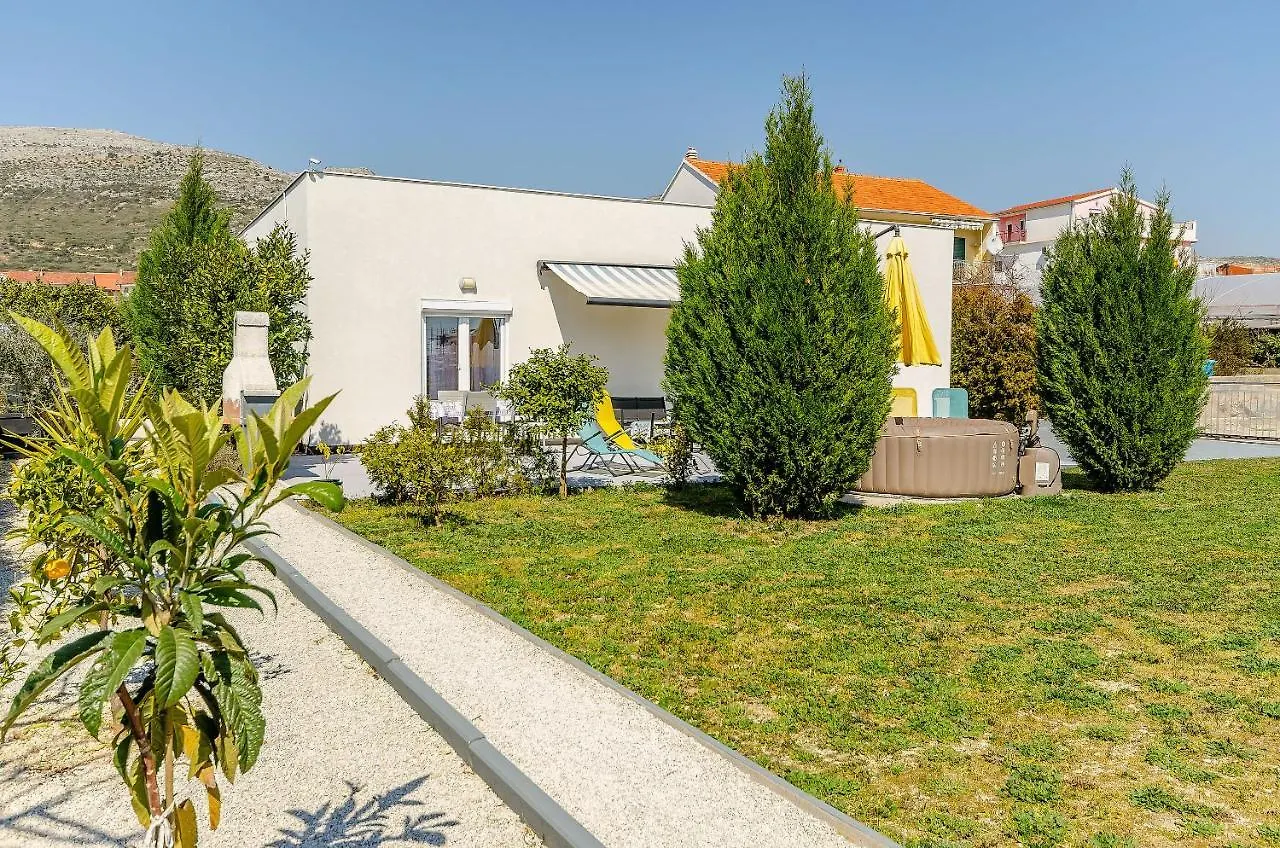 House Christine Villa Trogir 0*,